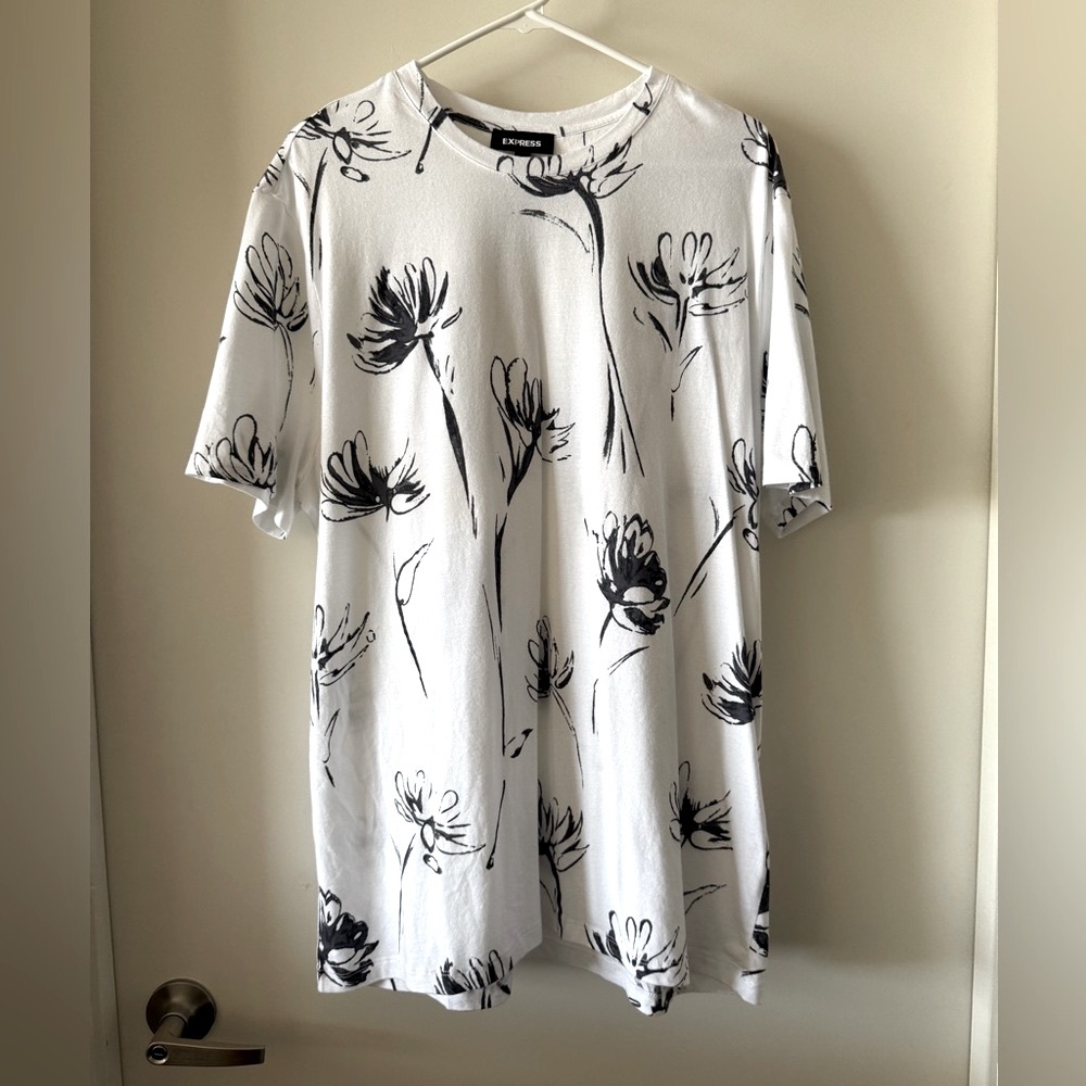 Like New Men's Express Floral Print Tee